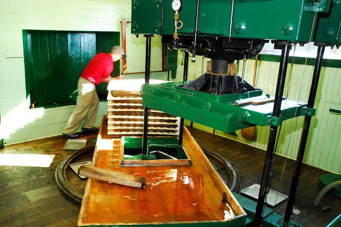 fly-creek-cider-mill-orchard-private-tour-with-owner