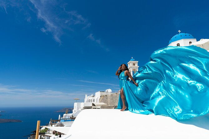 flying-dress-photoshoot-in-santorini-6