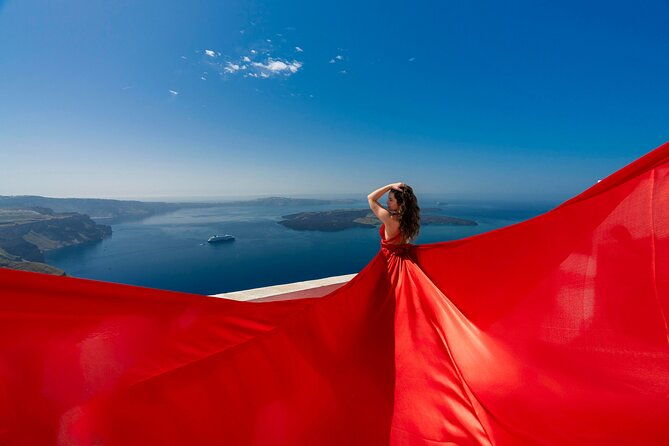 flying-dress-photoshoot-in-santorini-6