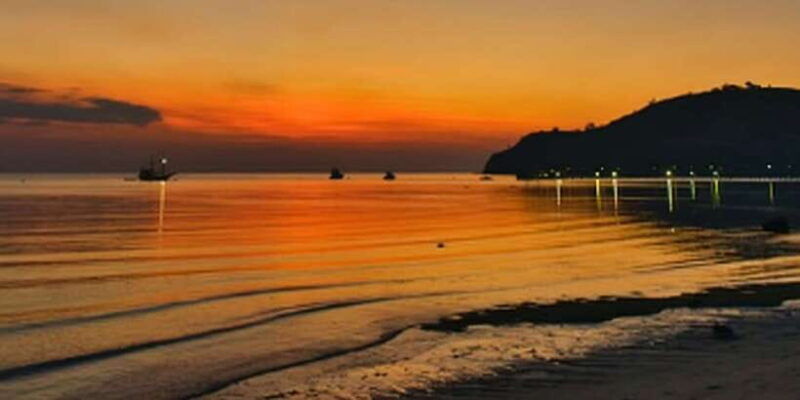 flying-fox-sunset-cruise-private-boat-charter-labuan-bajo