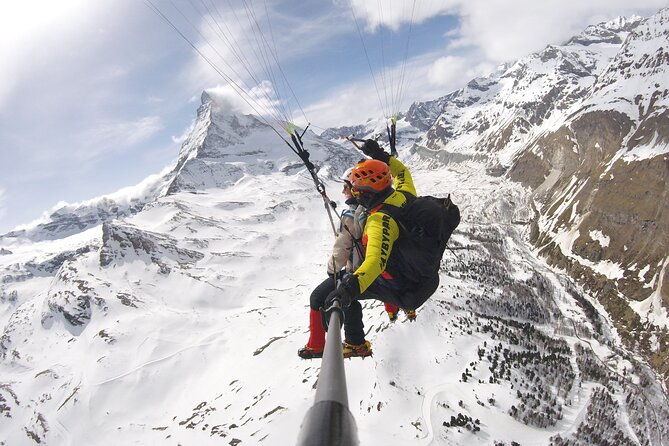 flymatterhorn-vip-paragliding-from-zermatt-with-matterhorn-view