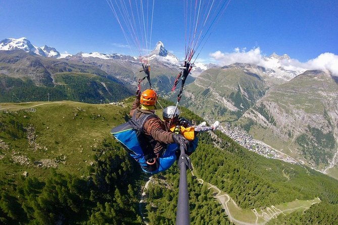 flymatterhorn-vip-paragliding-from-zermatt-with-matterhorn-view