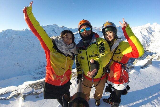 flymatterhorn-vip-paragliding-from-zermatt-with-matterhorn-view