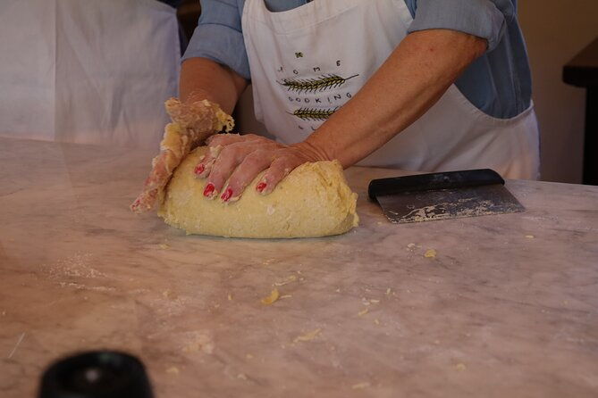 focaccia-and-pesto-cooking-class-in-the-roman-countryside-2