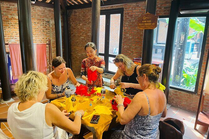 Foldable Lantern Art Class with Acrylic Painting Hoi An - FAQ