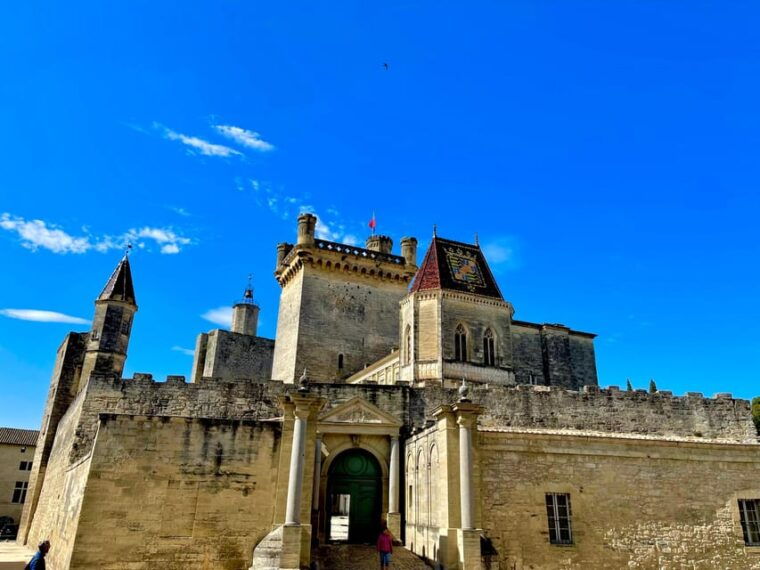 follow-the-roman-aqueduct-nimes-uzes-pont-du-gard