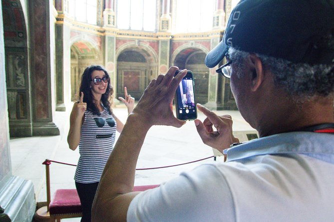 fontainebleau-and-vaux-le-vicomte-castle-small-group-day-trip-from-paris