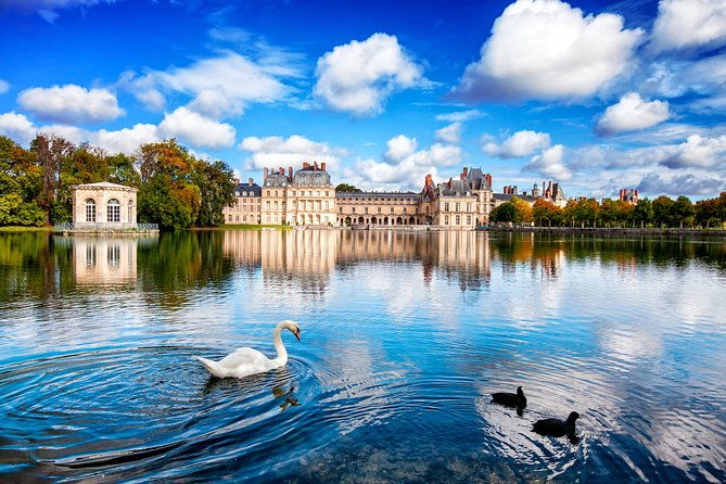 fontainebleau-and-vaux-le-vicomte-private-day-tour-from-paris