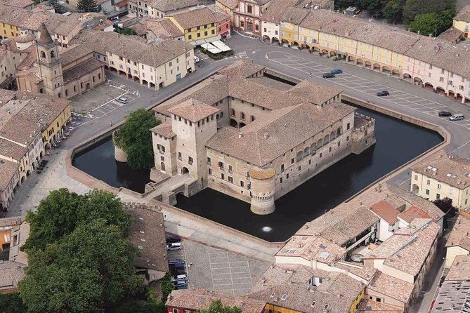 fontanellato-a-castle-and-a-labyrinth-in-parma-countryside