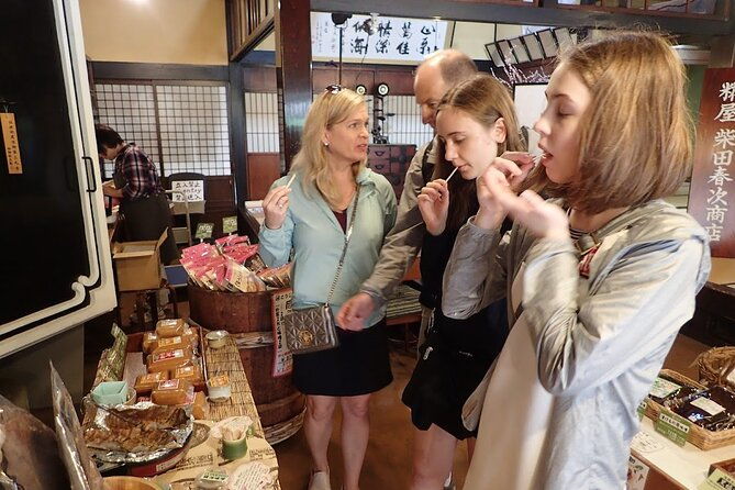 food-and-culture-walk-in-takayama