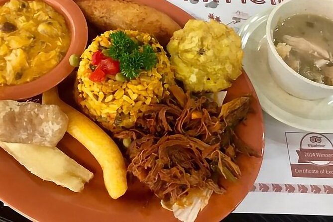 food-and-drinks-hopping-tour-in-panama-city