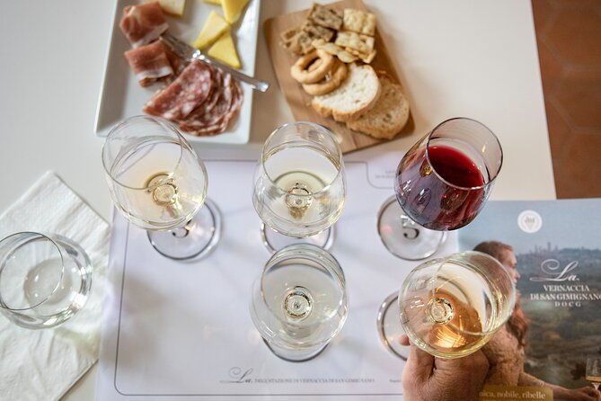 food-and-wine-lesson-and-wine-tasting-in-san-gimignano-3