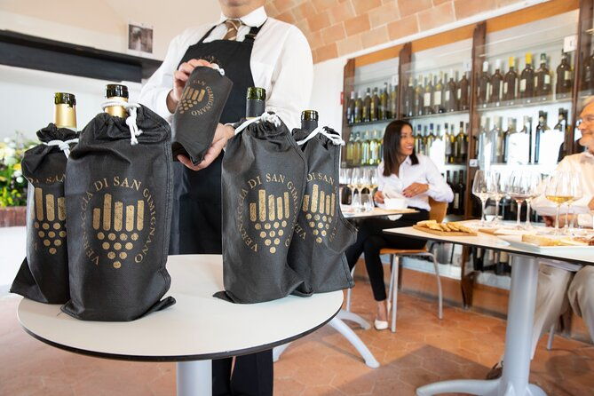 food-and-wine-lesson-and-wine-tasting-in-san-gimignano