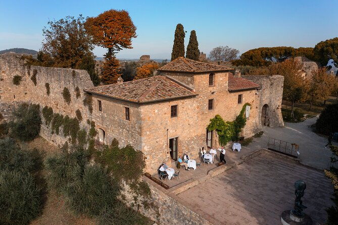 food-and-wine-lesson-and-wine-tasting-in-san-gimignano