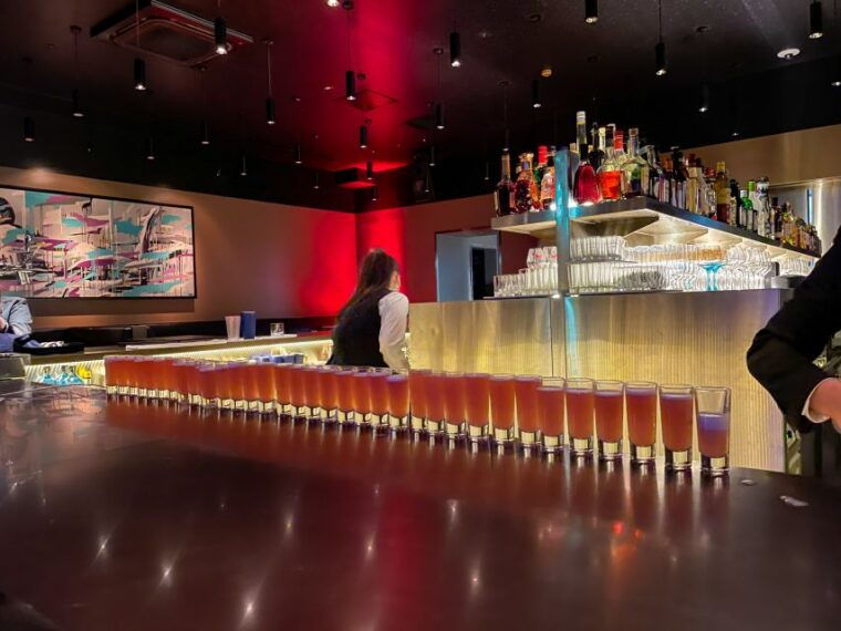 food-drinks-bar-tour-discover-unique-tokyo-nightlife