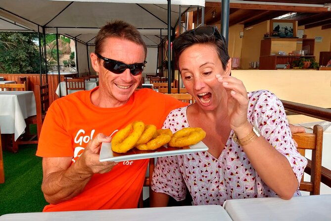 food-history-local-markets-tour-fruittasting