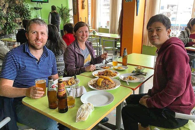 food-history-local-markets-tour-fruittasting