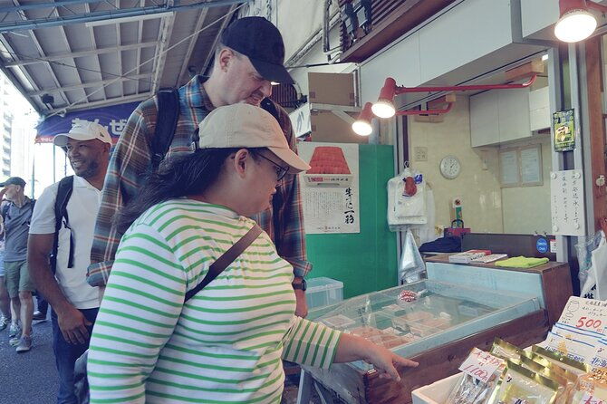 food-hunting-with-a-local-tsukiji-cultural-gourmet-tour