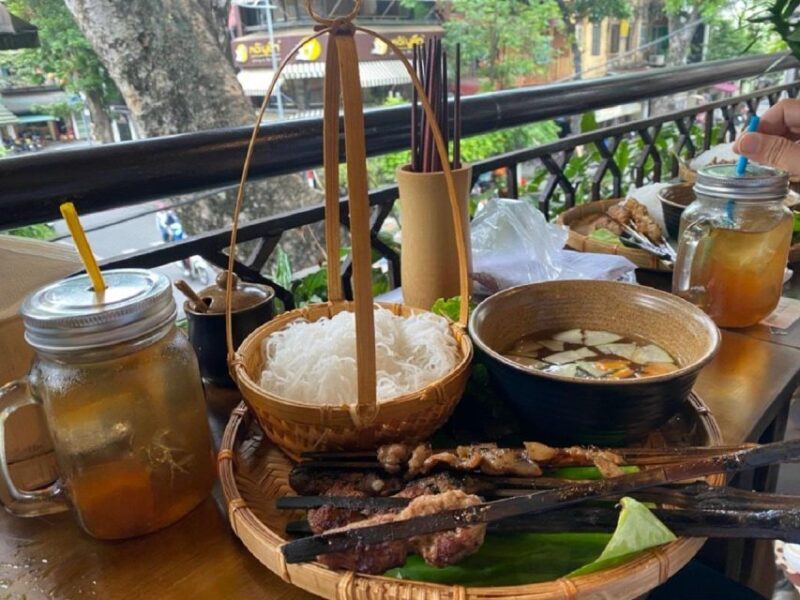Food on Foot Tour Hanoi Small Group Daily Departure 18:00 - Key Points