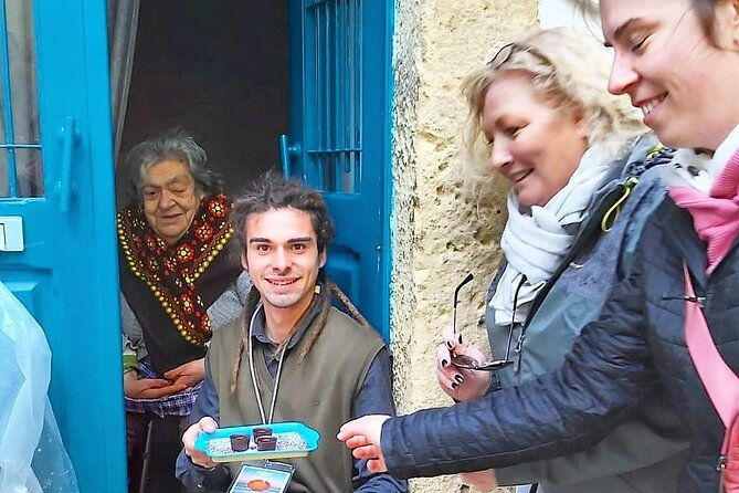 food-tasting-by-tuk-tuk-lisbon-experience-private-tour