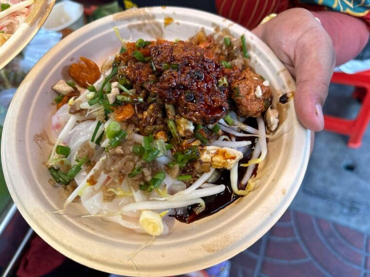 food-tasting-in-bangkok