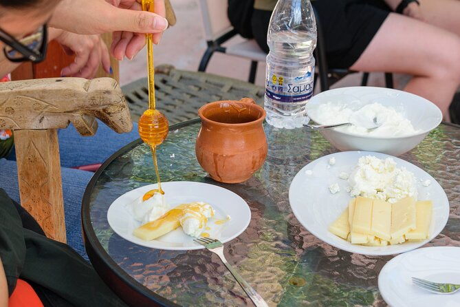 food-tasting-tour-of-chania-villages-2