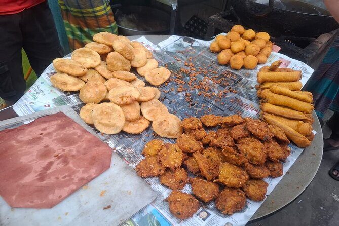 Food Tour in Old Dhaka: Taste Local Delicacies - Key Points