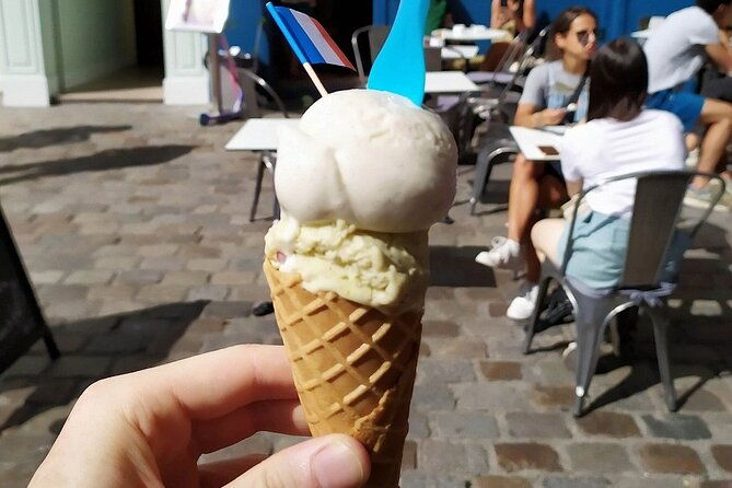 food-tour-of-montmartre-best-pastries-chocolates-and-desserts