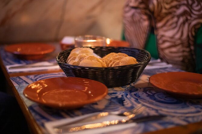 food-tour-portuguese-wine-tapas-with-ginjinha-tasting