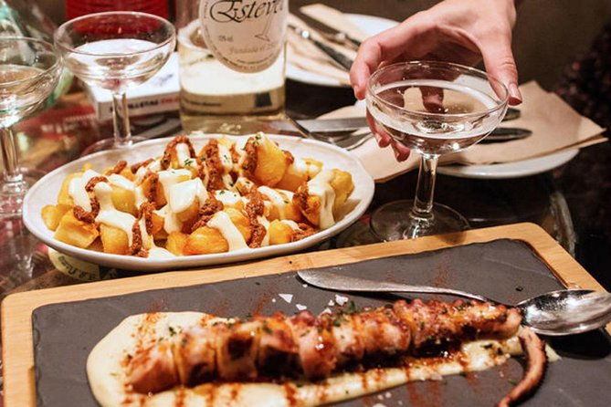 food-wine-history-tour-with-la-boqueria-market-in-barcelona