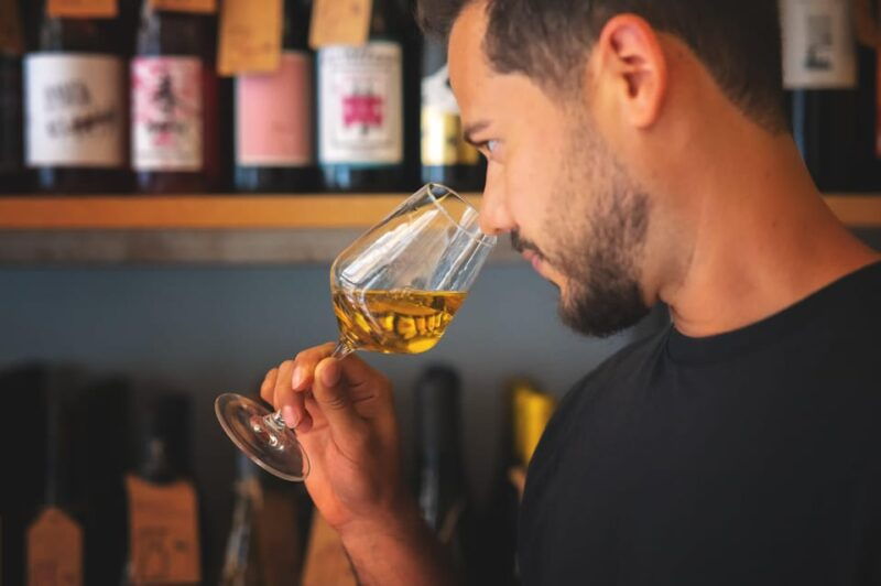 food-wine-tour-in-rome-with-a-sommelier-small-group