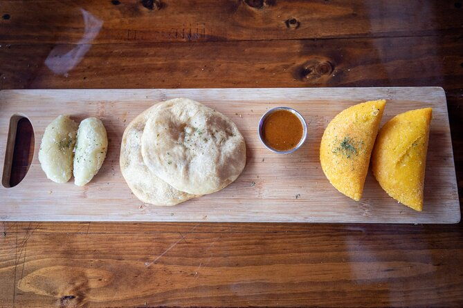 foodie-neighborhood-walking-tour-in-panama