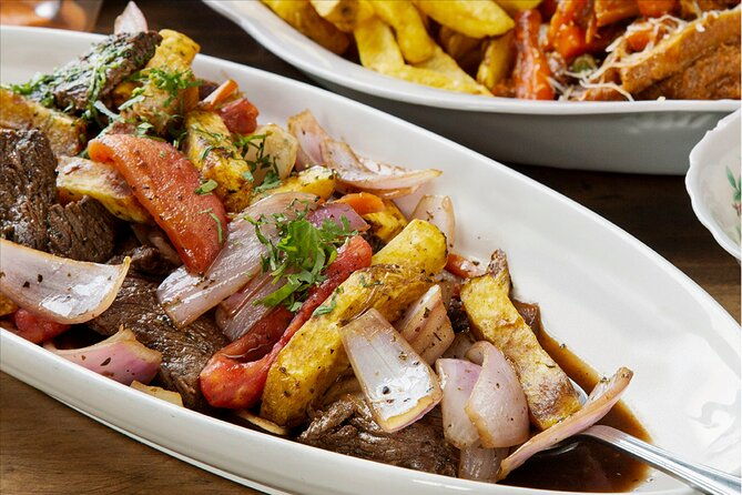 foodie-walking-tour-in-limas-bohemian-district