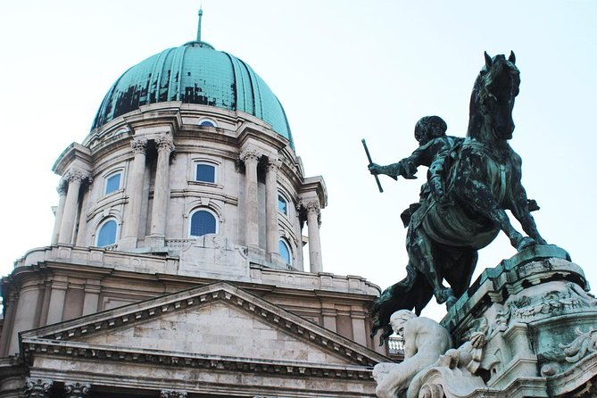 fools-and-kings-buda-castle-district-tour-with-cake-coffee