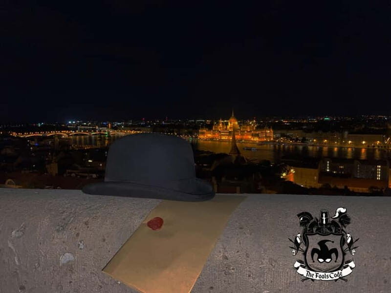 FoolsCode: EscapeRoom/Sightseeing tour with Actor Tourguide - Exploring the Tour: What to Expect from Start to Finish