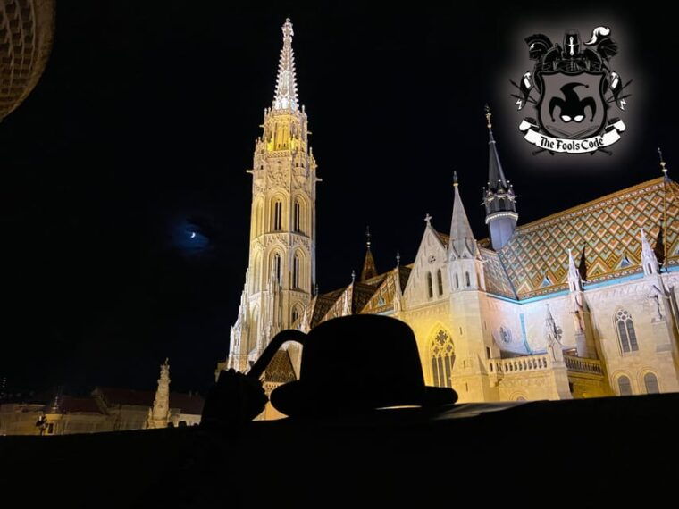 foolscode-escaperoom-sightseeing-tour-with-actor-tourguide