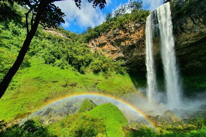 foot-of-the-cascata-kate-and-volta-12h50-by-brocker-tourism