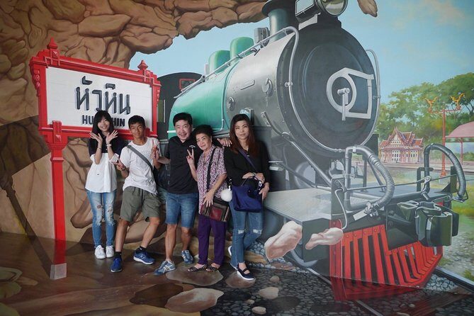 For Arts Sake: 4D Interactive Art Experience  Hua Hin - Key Points