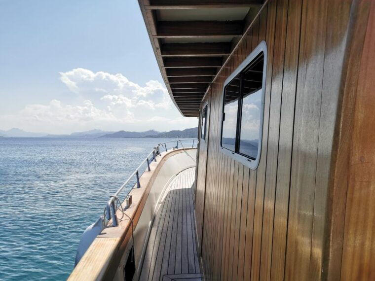 forio-ischia-island-boat-tour-with-local-lunch-and-swimming