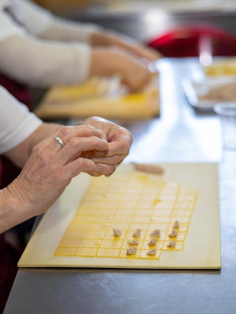formigine-parmesan-cheese-tour-with-full-tasting