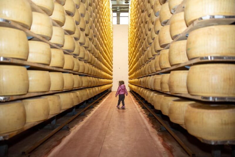 formigine-parmesan-cheese-tour-with-full-tasting