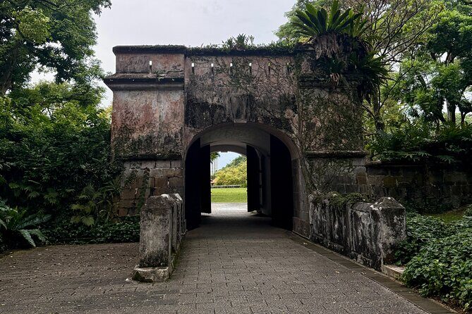 Fort Canning and Singapore River Join In Walking Tour - Key Points