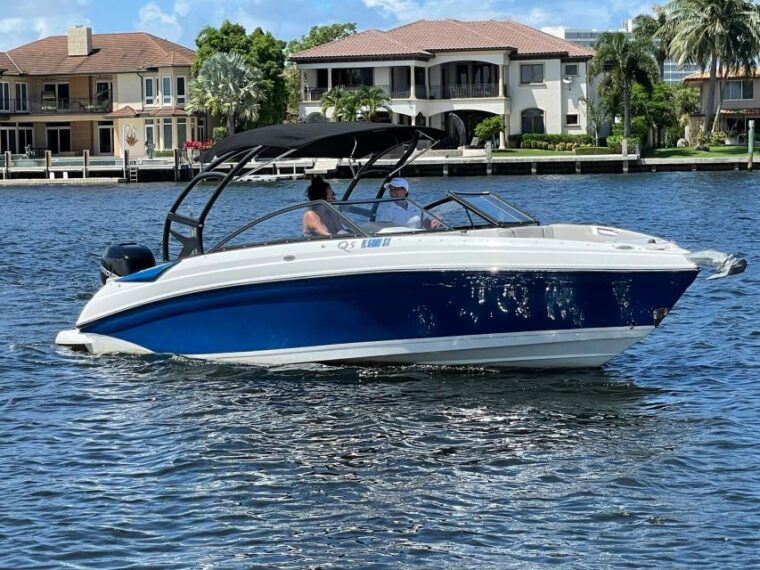 fort-lauderdale-11-people-private-boat-rental