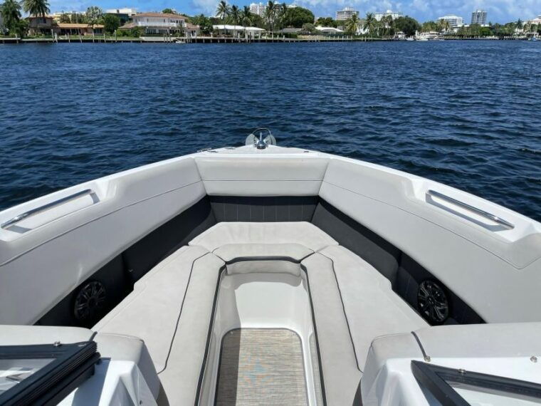 fort-lauderdale-11-people-private-boat-rental
