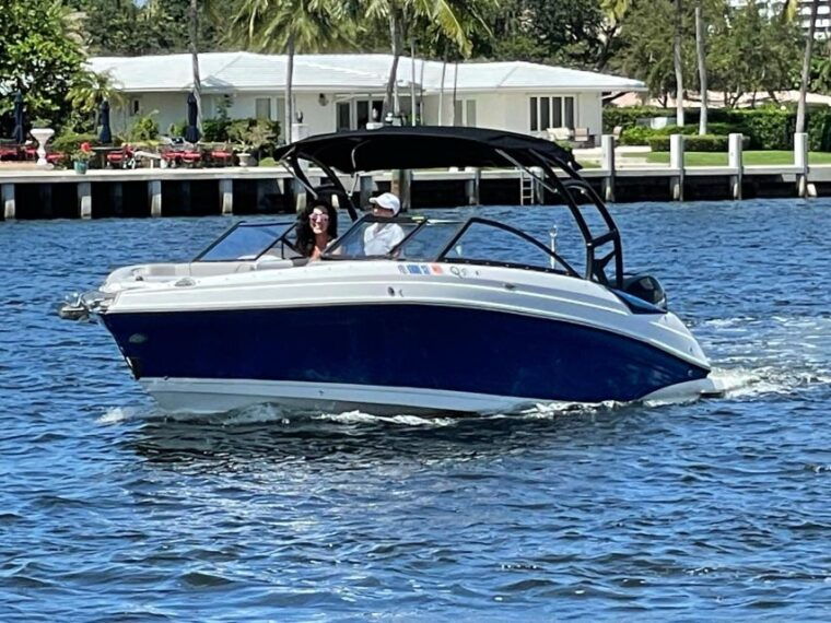 fort-lauderdale-11-people-private-boat-rental