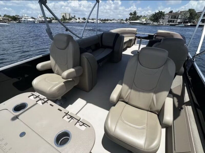 fort-lauderdale-12-people-private-pontoon-rental