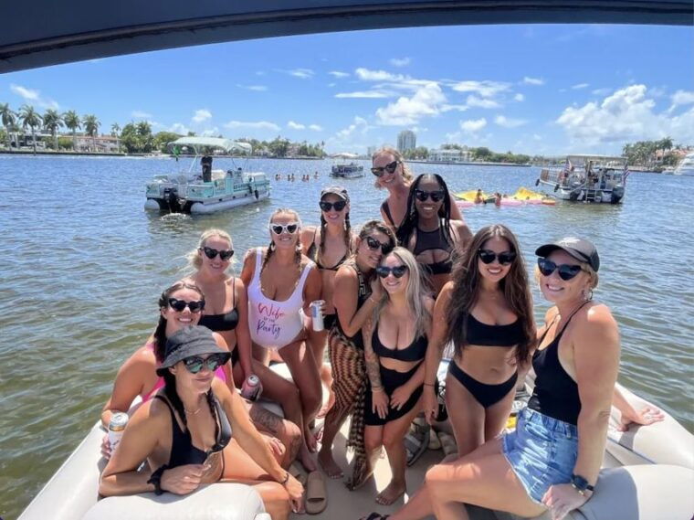 fort-lauderdale-12-people-private-pontoon-rental
