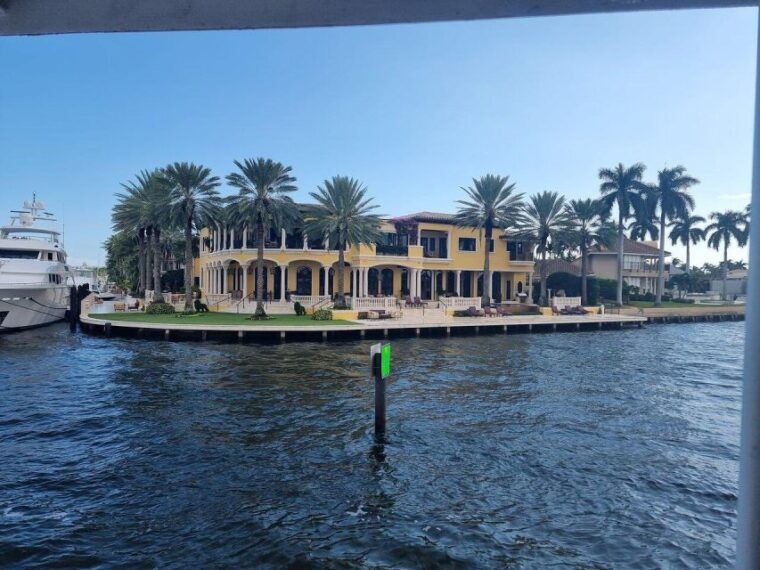 fort-lauderdale-millionaires-row-cruise-with-drinks