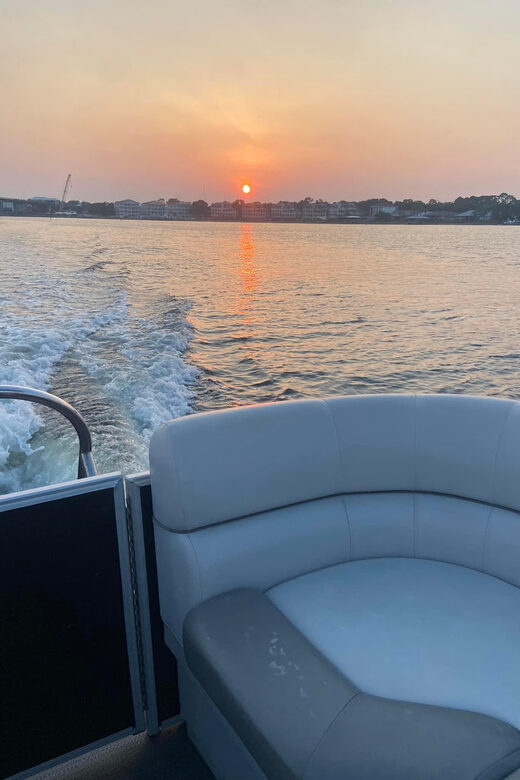 Fort Walton: Sunset Dolphin Cruise on the Emerald Coast - A Close Look at the Experience