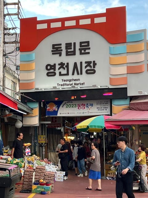 fortress-night-hike-snack-at-a-local-market
